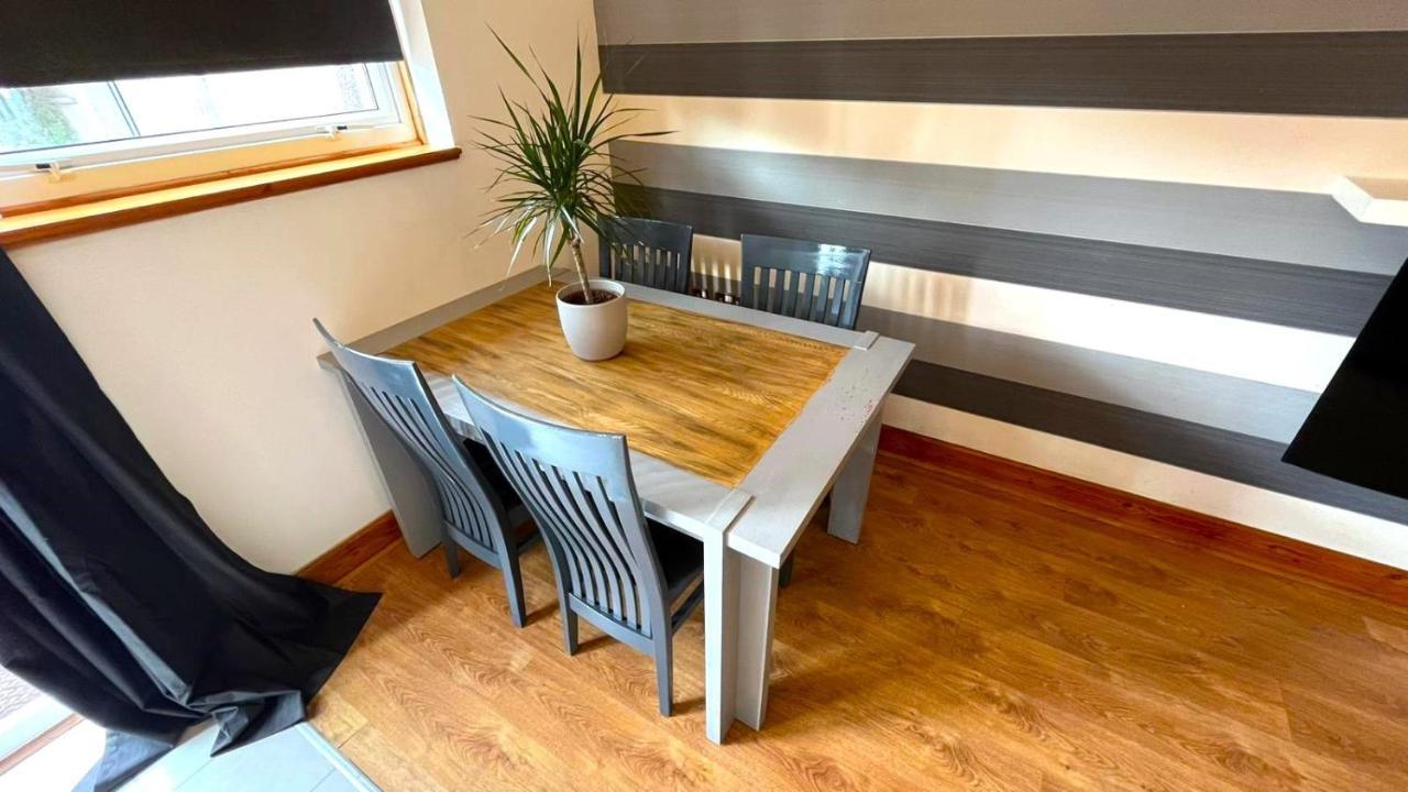 Elegant 2 Bedroom Chalet Единбург Екстериор снимка