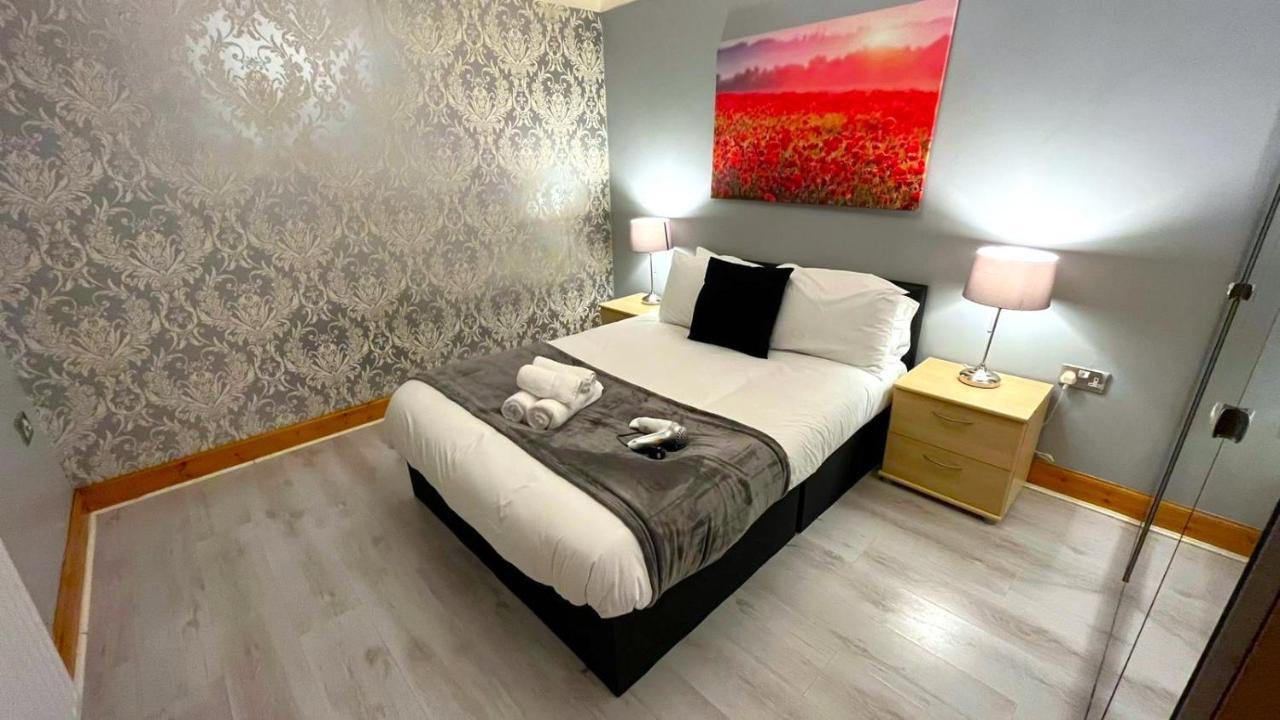 Elegant 2 Bedroom Chalet Единбург Екстериор снимка